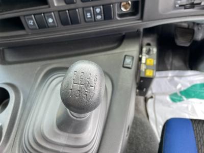 R2　いすゞ　ダンプ