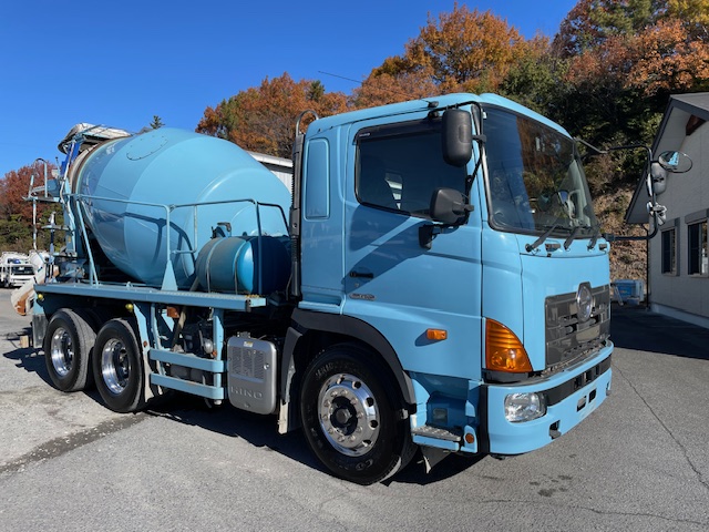 H25　日野コンクリートミキサー車