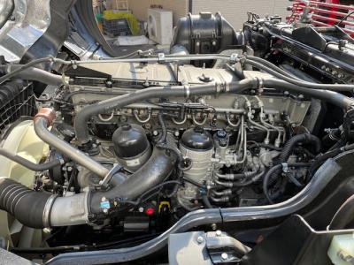 R6　三菱　クレーン付セーフティー
