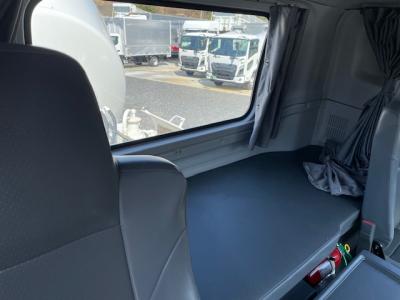 R5　いすゞ　コンクリートミキサー車