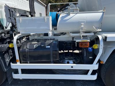 R5　いすゞ　コンクリートミキサー車
