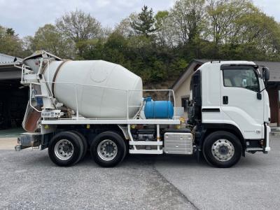 R5　いすゞ　コンクリートミキサー車