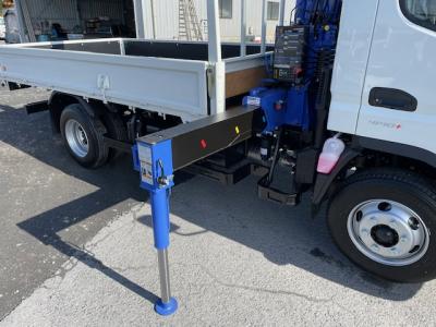 R7　三菱　4段クレーン付