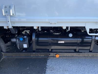 R7　三菱　4段クレーン付