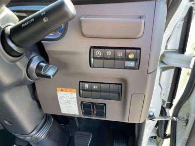 R7　三菱　4段クレーン付