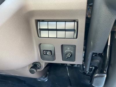 R7　三菱　4段クレーン付