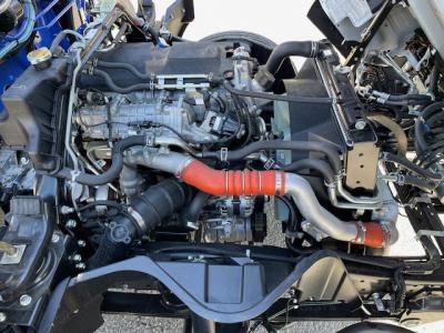 R7　三菱　4段クレーン付