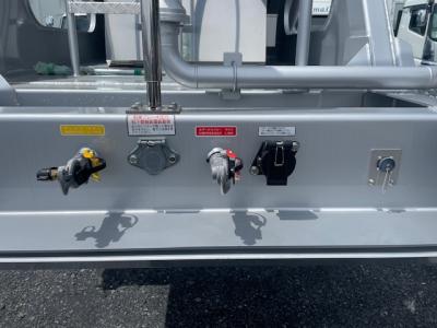 R6 UD トラクタ ／ 未登録 トレクス 粉粒体運搬セミトレーラ　セット