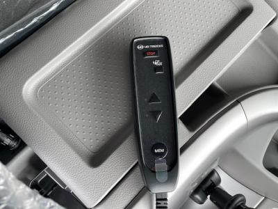 R6 UD トラクタ ／ 未登録 トレクス 粉粒体運搬セミトレーラ　セット