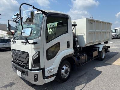 R6　いすゞ　4ｔアームロール（箱つき）