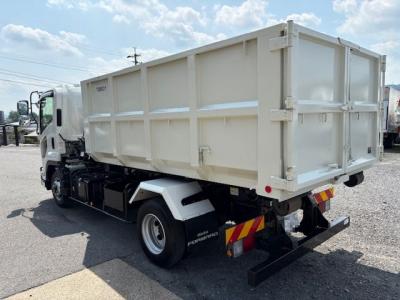 R6　いすゞ　4ｔアームロール（箱つき）