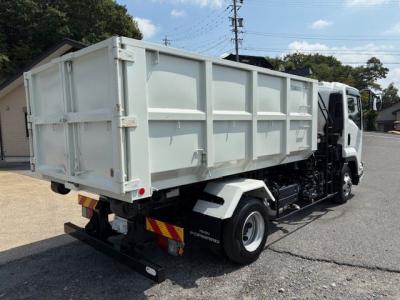 R6　いすゞ　4ｔアームロール（箱つき）