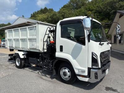 R6　いすゞ　4ｔアームロール（箱つき）