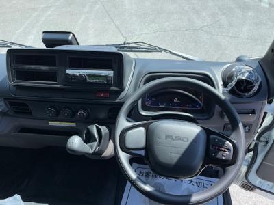 R7　三菱　5段クレーン付