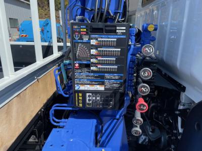 R7　三菱　5段クレーン付