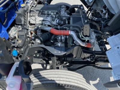 R7　三菱　5段クレーン付