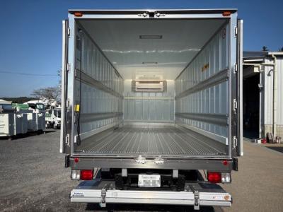 R6　日野　4ｔ冷凍車PG付