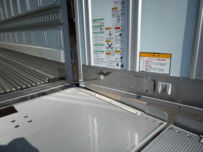 R6　日野　4ｔ冷凍車PG付