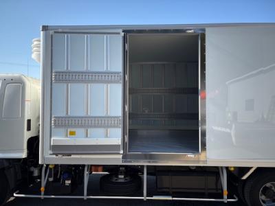 R6　日野　4ｔ冷凍車PG付