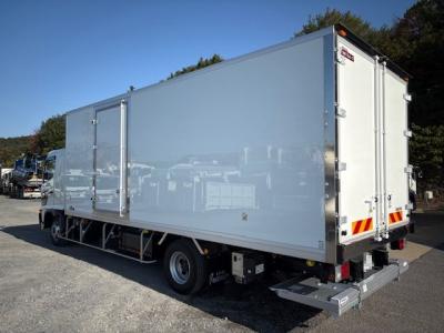 R6　日野　4ｔ冷凍車PG付