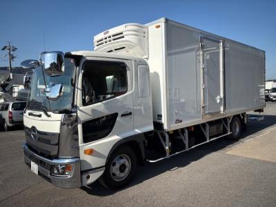 R6　日野　4ｔ冷凍車PG付