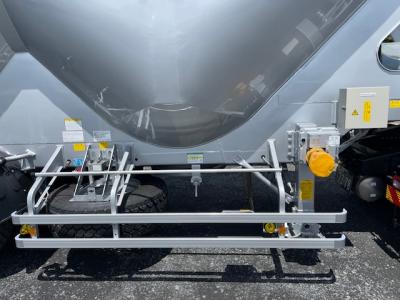 R6　UD　トラクタ ｺﾝﾌﾟﾚｯｻｰ付 ／ 未登録　トレクス　粉粒体運搬セミトレーラ　セット