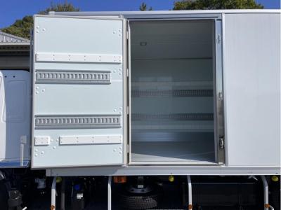 R7　日野　4ｔ冷凍車　PG付