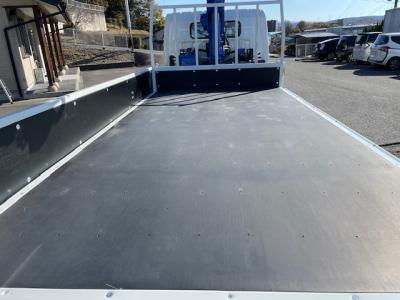 R7　三菱　4段クレーン付