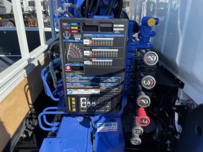 R7　三菱　4段クレーン付