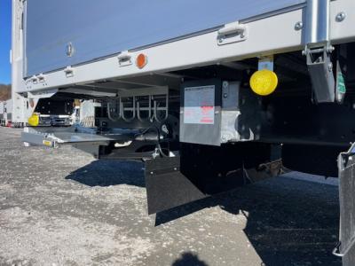 R7　三菱　ウイング　格納PG付