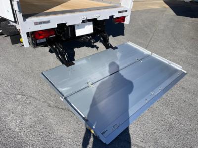 R7　三菱　ウイング　格納PG付