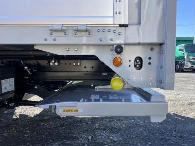 R7　三菱　ウイング　格納PG付