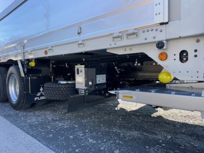 R7　三菱　ウイング　格納PG付