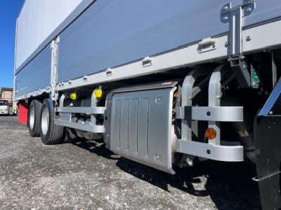 R7　三菱　ウイング