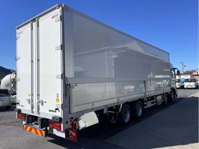 R7　三菱　ウイング