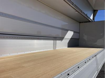 R7　三菱　ウイング