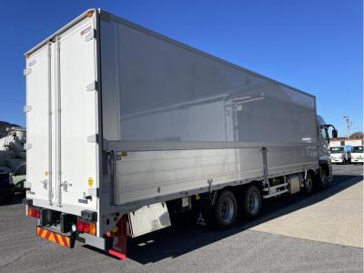 R7　三菱　ウイング