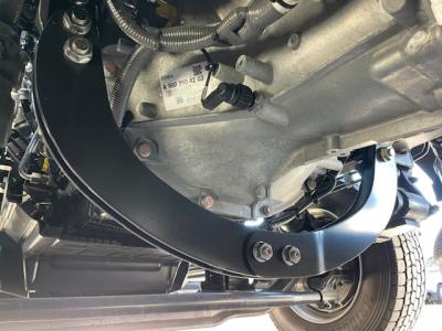 R7　三菱　ウイング