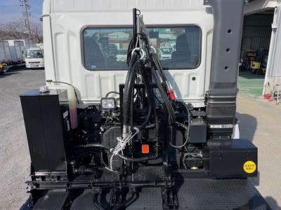 R7　三菱　トラクタ　ダンプポンプ付