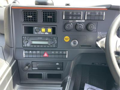 R7　三菱　トラクタ　ダンプポンプ付