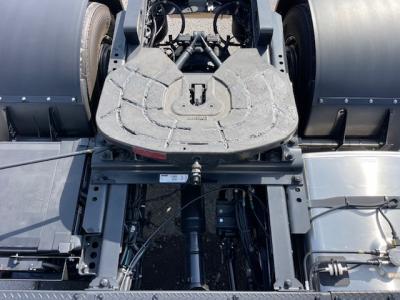 R7　三菱　トラクタ　ダンプポンプ付