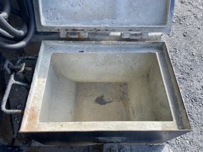 R6　いすゞ　コンクリートミキサー車