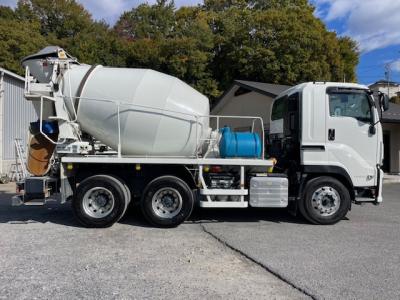 R6　いすゞ　コンクリートミキサー車