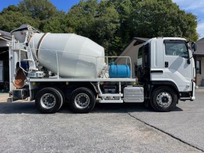 R6　いすゞ　コンクリートミキサー車