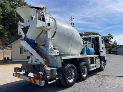 R6　いすゞ　コンクリートミキサー車