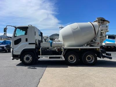 R6　いすゞ　コンクリートミキサー車