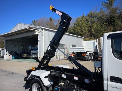 R7　三菱　脱着装置付コンテナ専用車