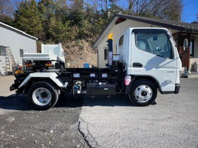 R7　三菱　脱着装置付コンテナ専用車