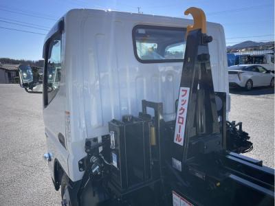 R7　三菱　脱着装置付コンテナ専用車