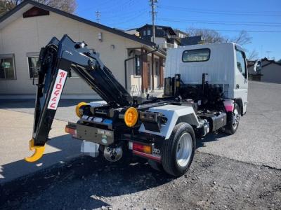 R7　三菱　脱着装置付コンテナ専用車